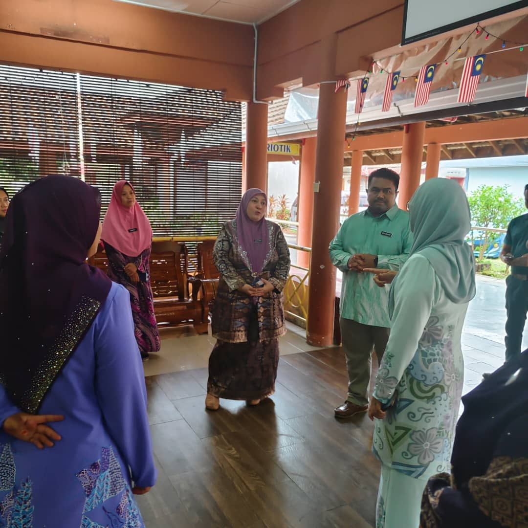 Kunjung bantu Pengarah BPKhas ke SKPK Alma