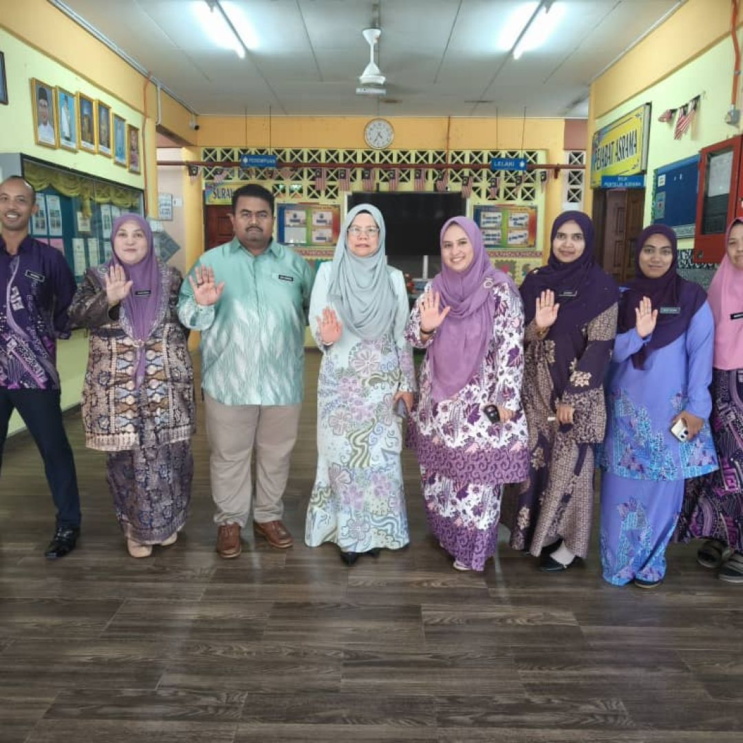 Kunjung bantu Pengarah BPKhas ke SKPK Alma